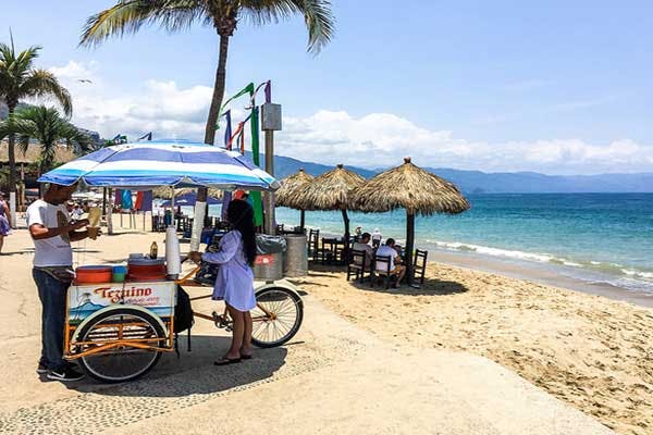 Dining Out and Nightlife in Puerto Vallarta
