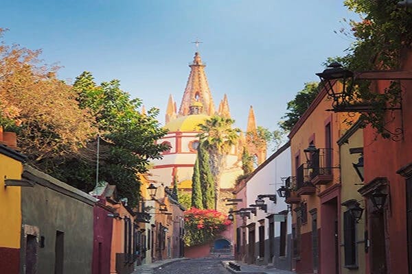 This is one of the most photographed spots in San Miguel de Allende. I've seen fashion shoots here, complete with drones, as well as everyday people getting the perfect picture for their social media.