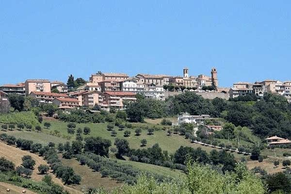 Tortoreto Alto sits on a promontory overlooking its sister town, Tortoreto Lido.