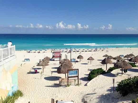cancun mexico has a nice temperature all year round