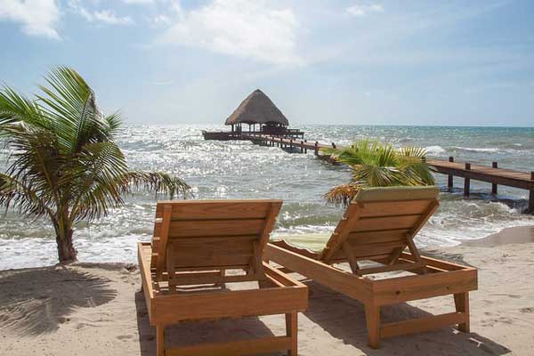 Placencia is an ideal spot for a relaxing life by the beach